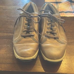 FootJoy FJ Contour Casual Spikeless
Leather  tan Golf Shoes men’s 9 1/2